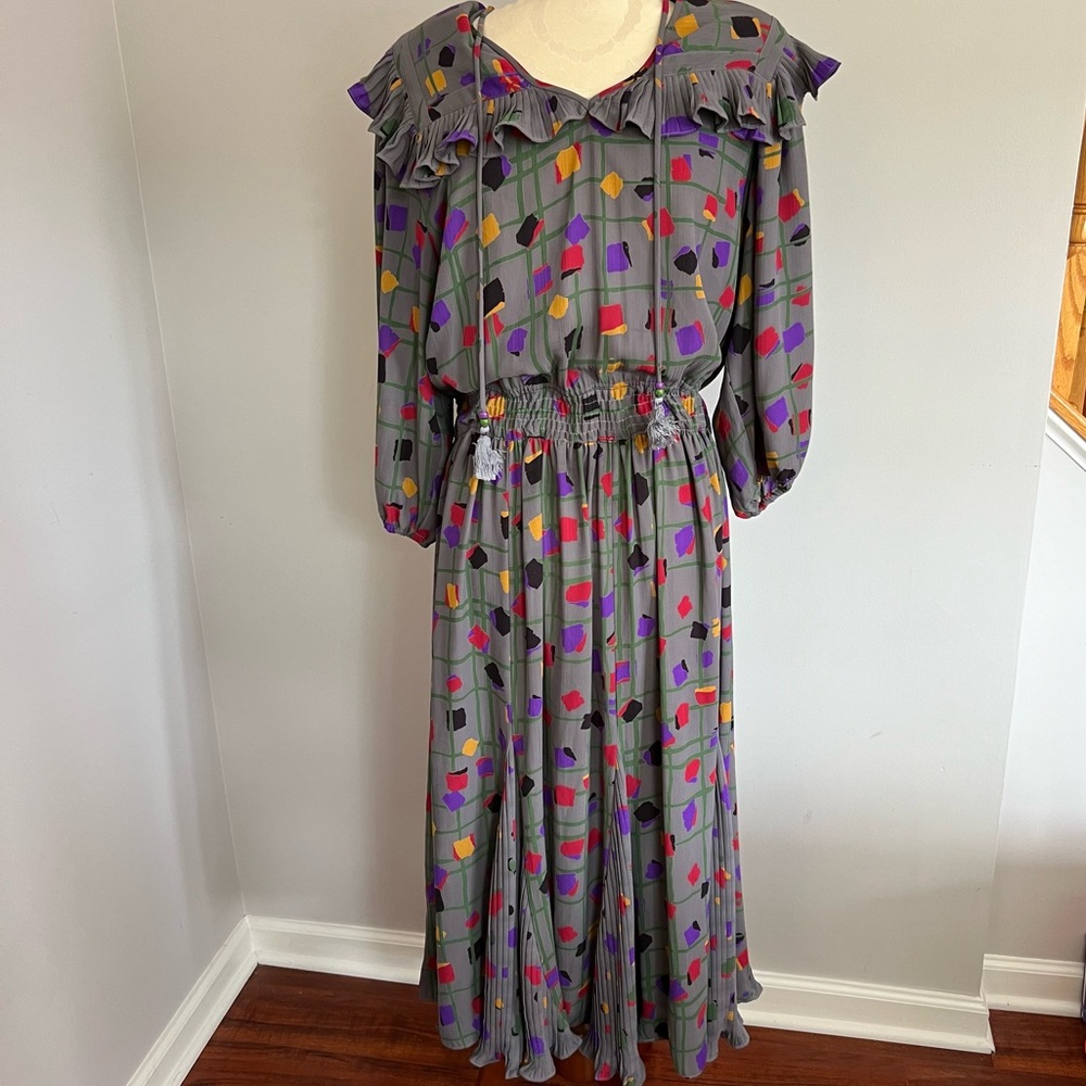 Vintage 80s Diane Freis Georgette Dress L XL Long Sleeves Gray Geometric Pattern